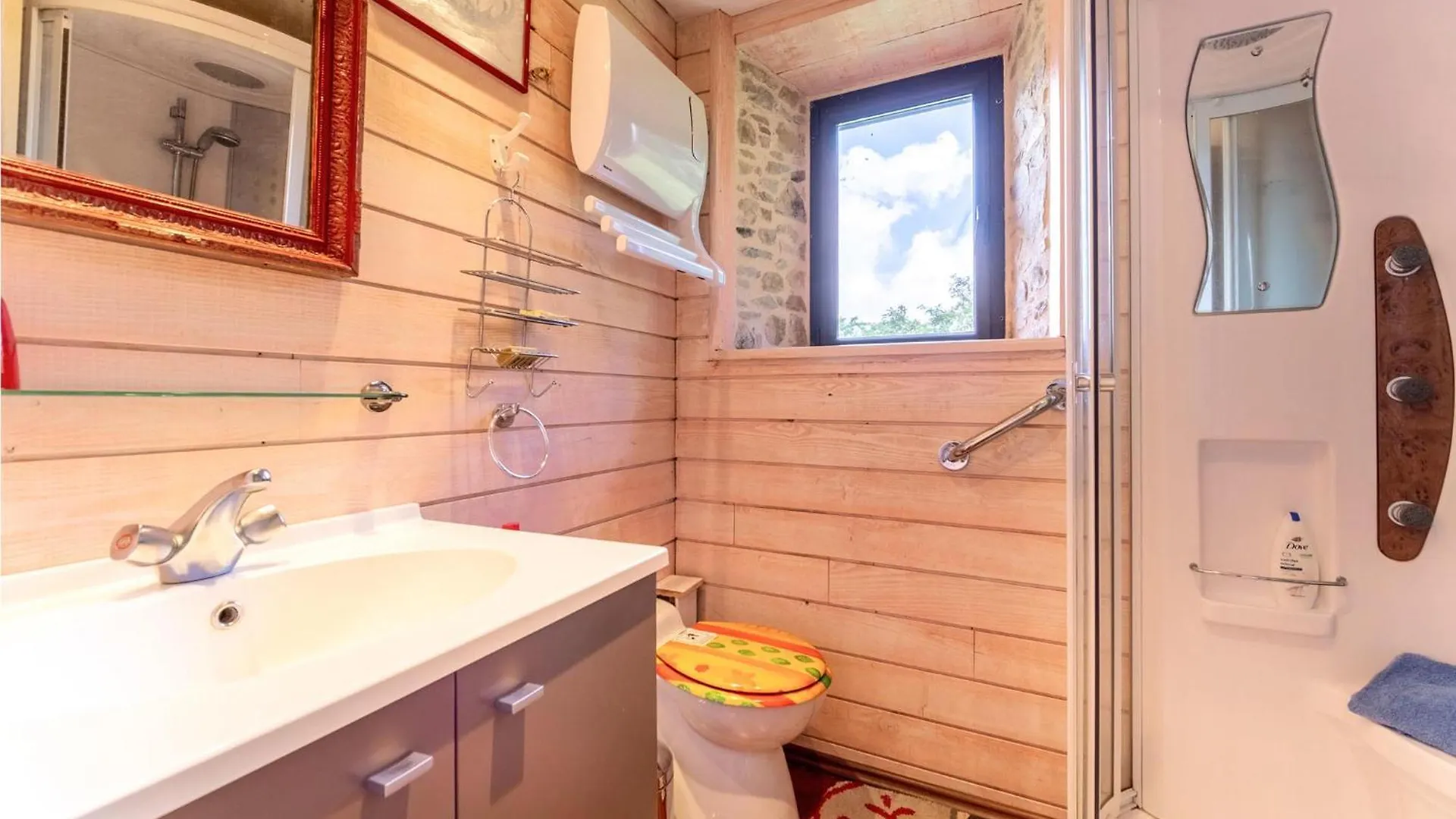 Gorgeous Home In Razecueille With Kitchenette