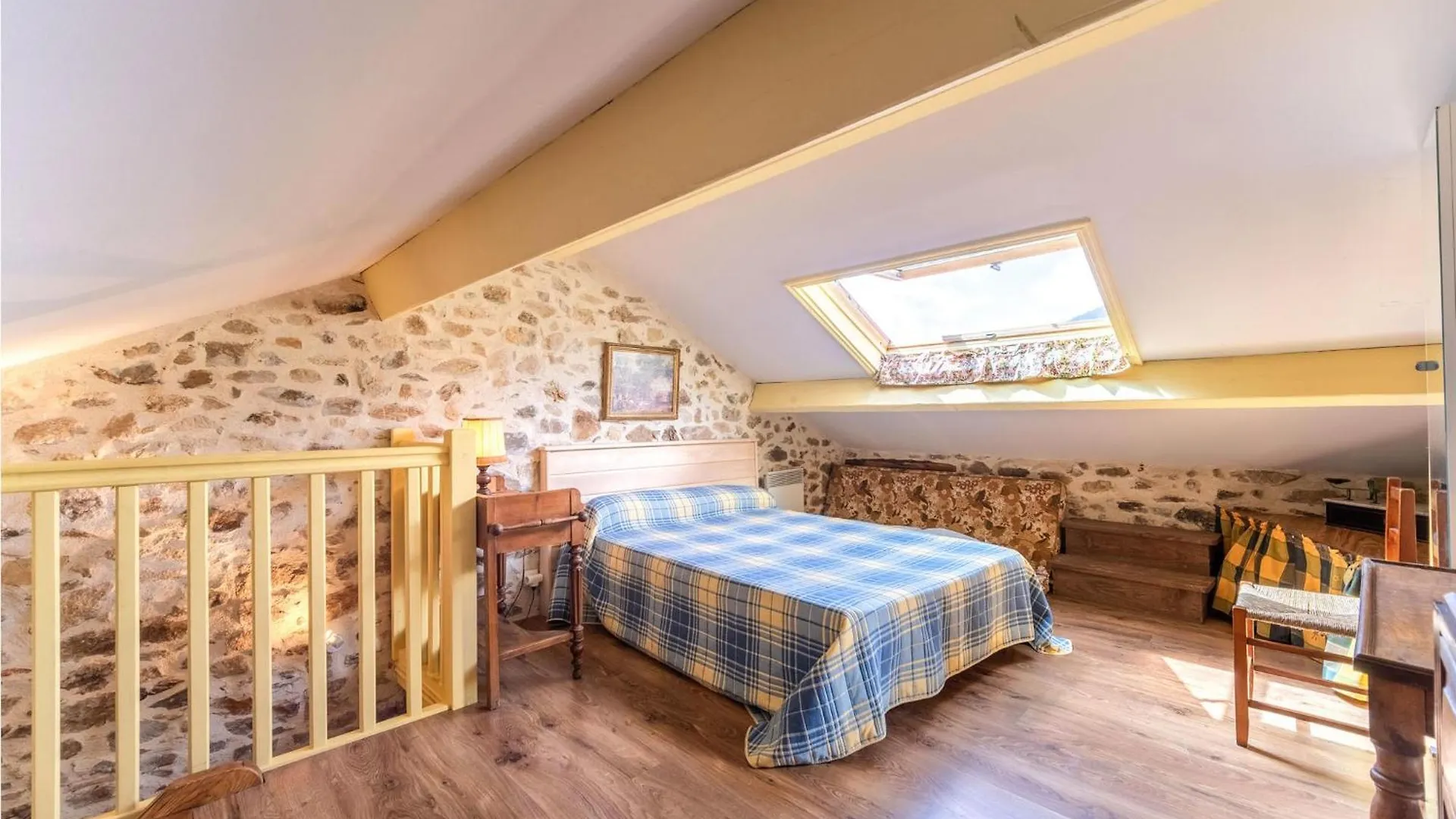 Gorgeous Home In Razecueille With Kitchenette France